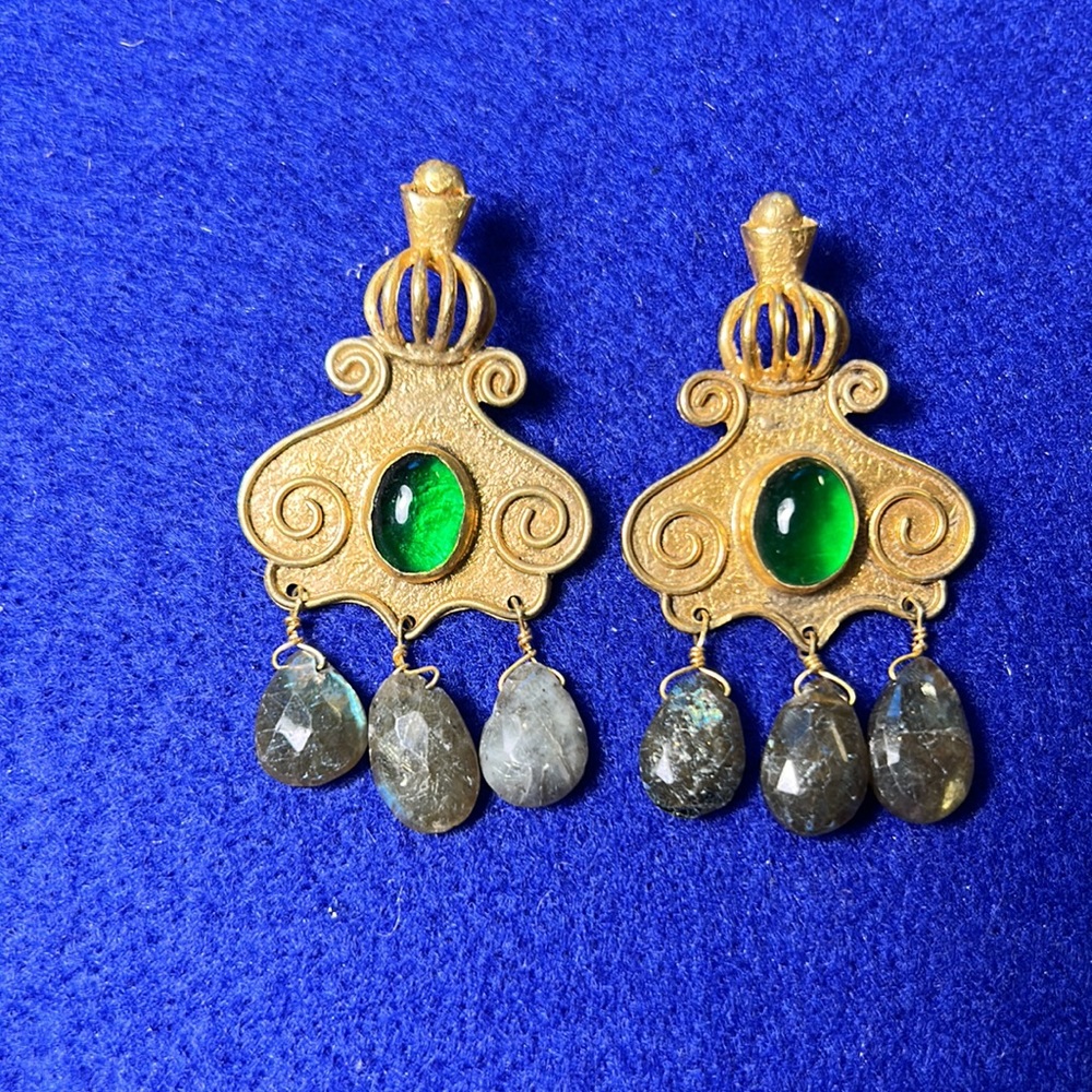 Gorgeous vintage costume earrings - Picture 2 of 4